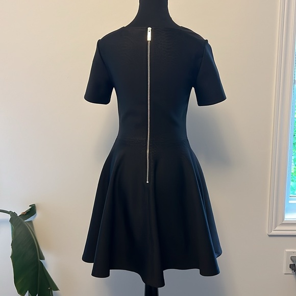 Ted Baker size 2 or xs black skater scuba dress (like new condition) - Picture 2 of 11